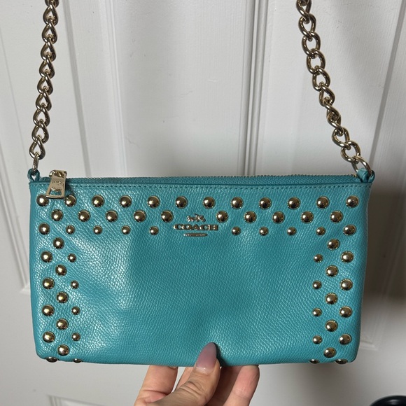 💎 Coach F53140 Leather Turquoise Gold Studded Hardware and Gold Chain Crossbody - Picture 2 of 13